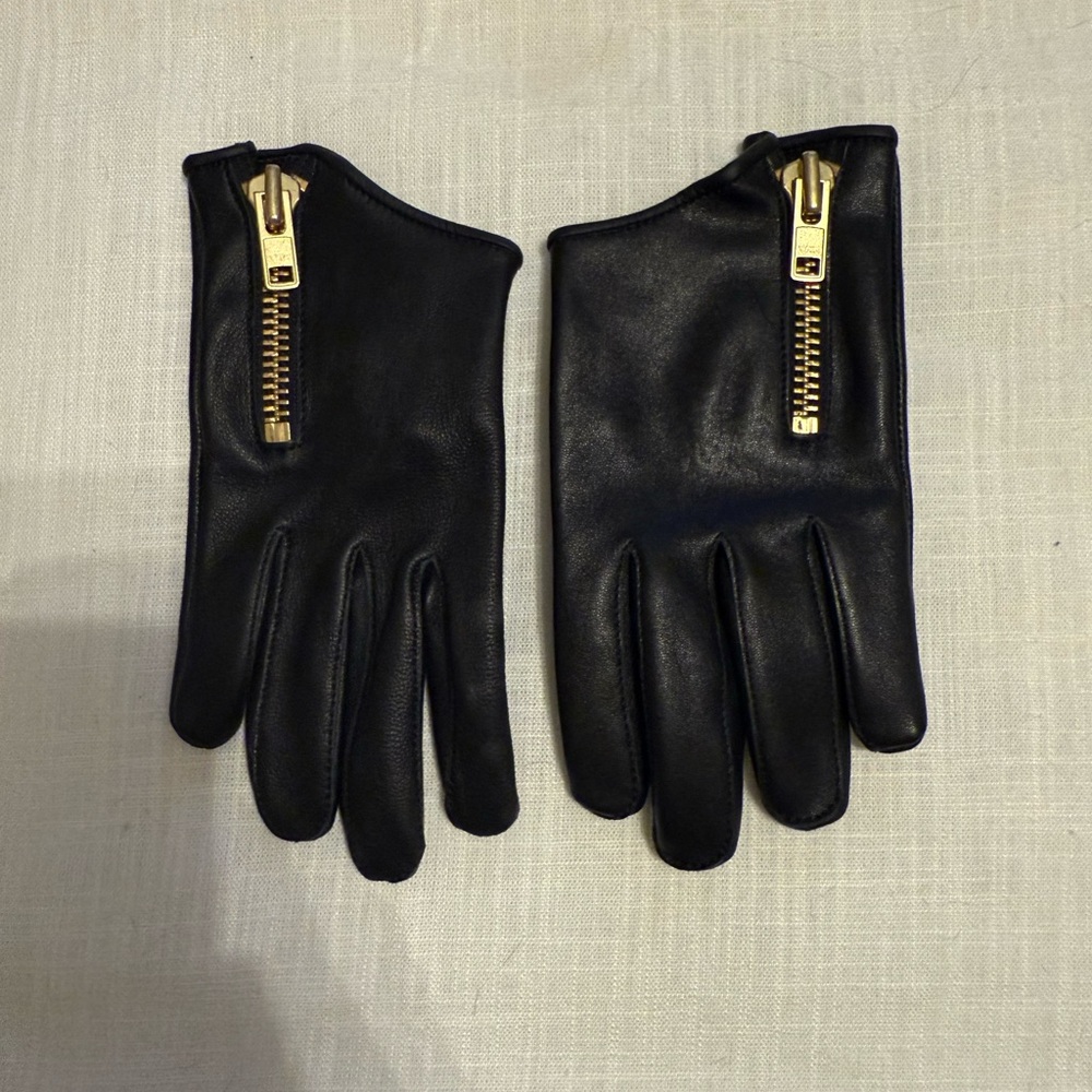 Black Leather Gloves with Gold Zipper from Straight to Hell